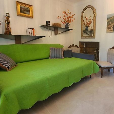 Charmant appartement en Rez de jardin Sartène Extérieur photo