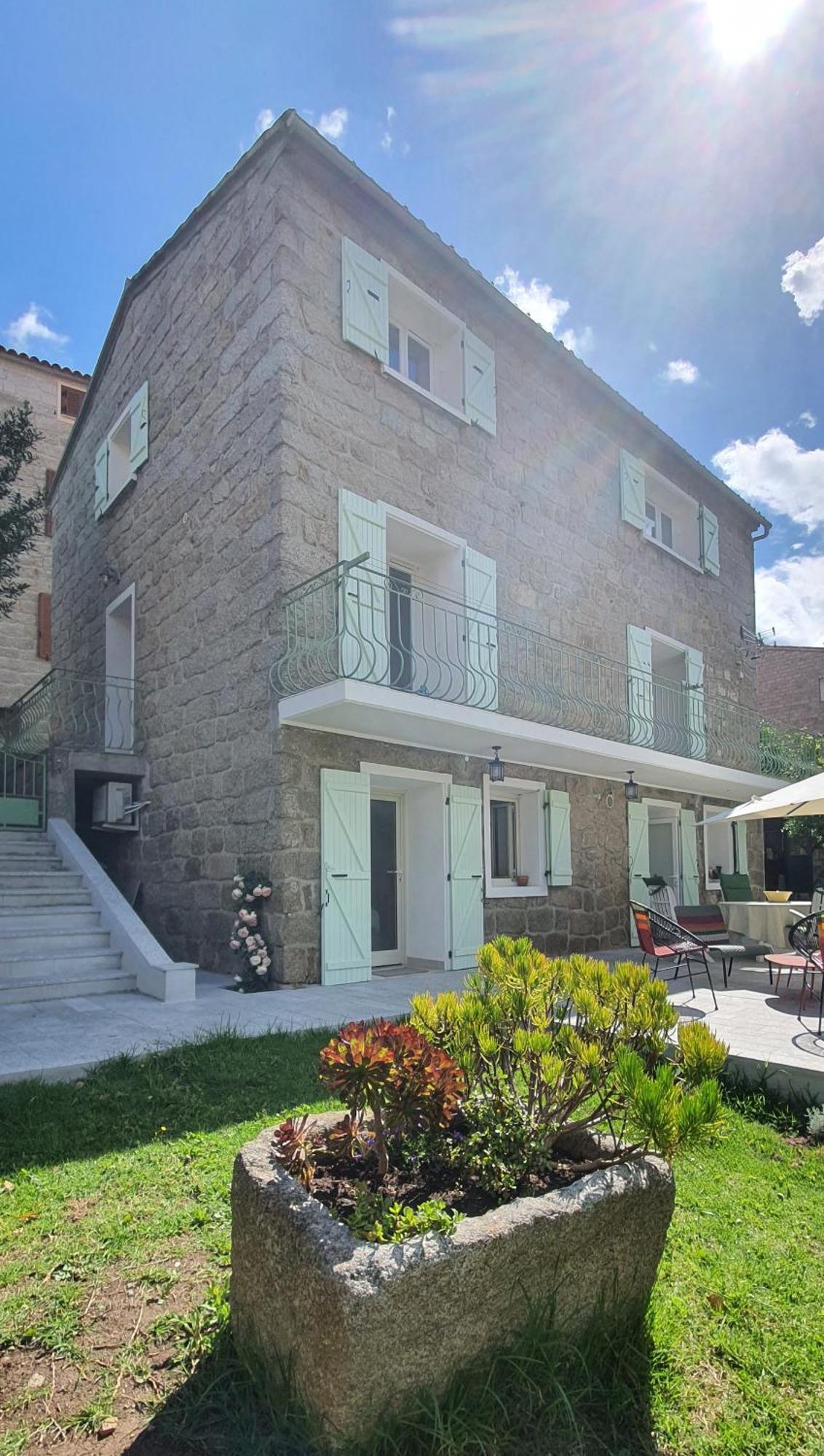 Charmant appartement en Rez de jardin Sartène Extérieur photo